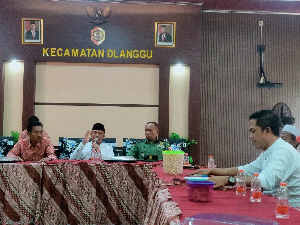 Audiensi dengan Pemdes Kedunglengkong, Hadi Gerung Sarankan Pimpinan Mojokerto Belajar Tentang Desa