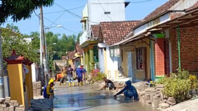 Dapat Pokir Rp 200 Juta, Pemdes Dlanggu Rabat Beton Jalan Lingkungan Dusun Segaran