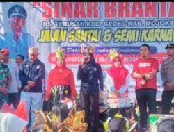 Desa Terusan Gelar Jalan Santai dan Karnaval Kostum Daur Ulang