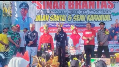 Desa Terusan Gelar Jalan Santai dan Karnaval Kostum Daur Ulang