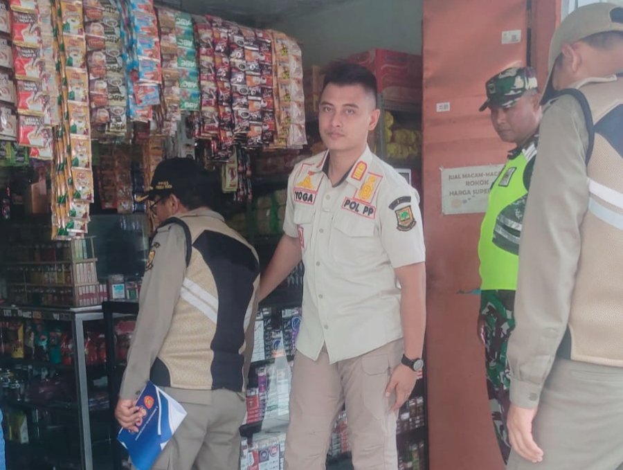 Gempur Rokok Ilegal, Satpol PP Kota Mojokerto dan Bea Cukai Adakan Operasi Pasar di Meri dan Tropodo