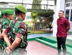 Kepala Kesatuan Pengamanan Rutan Kelas I Bandar Lampung Berikan Pengarahan Kepada Regu Pengamanan Dan Personil Bantuan Dari Kodim 0421/LS