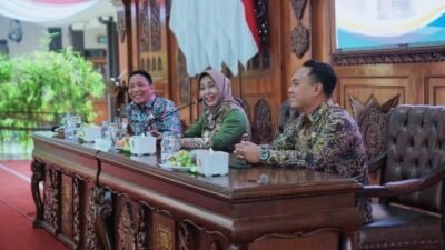 Kepala DPUPR Perkim Kota Mojokerto Dampingi Ning Ita Sosialisasi Calon Penerima BRS