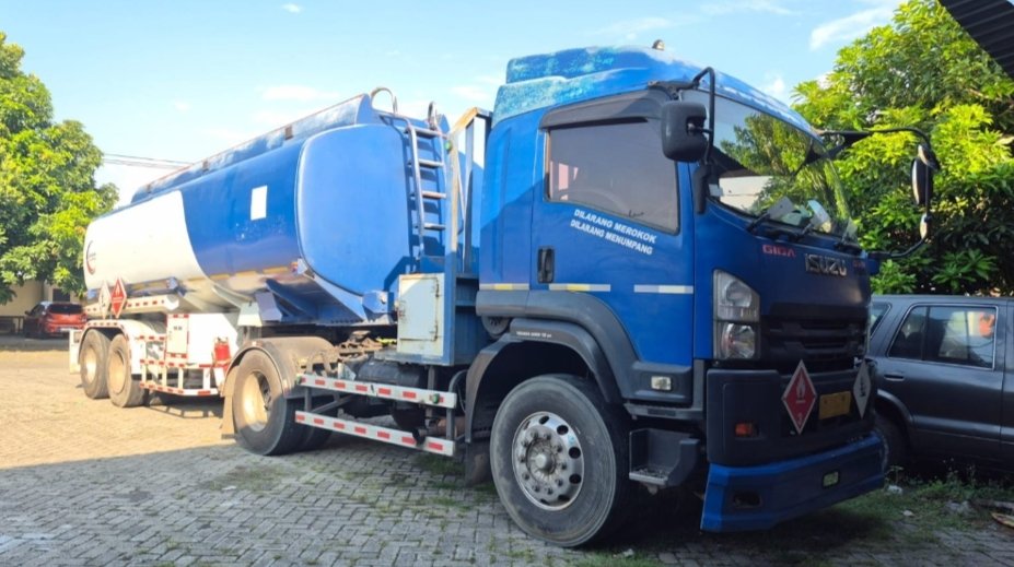 Diduga Milik PT. Sean Bumi Indo, Tangki Transportir PT. Adiguna Lintas Perkasa Ditangkap Polres Probolinggo