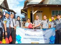 Rutan Kelas IIB Kota Agung Salurkan Bantuan Sosial kepada Masyarakat Pesisir Pantai