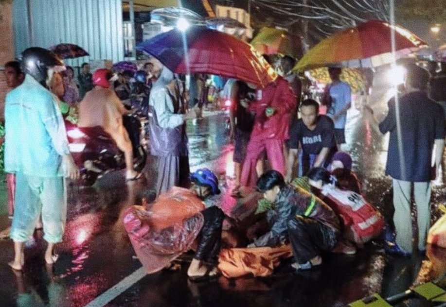 Bagaikan Jatuh Tertimpa Tangga, Wanita di Mojokerto Tertabrak Sedan Lalu Terlindas Pikap