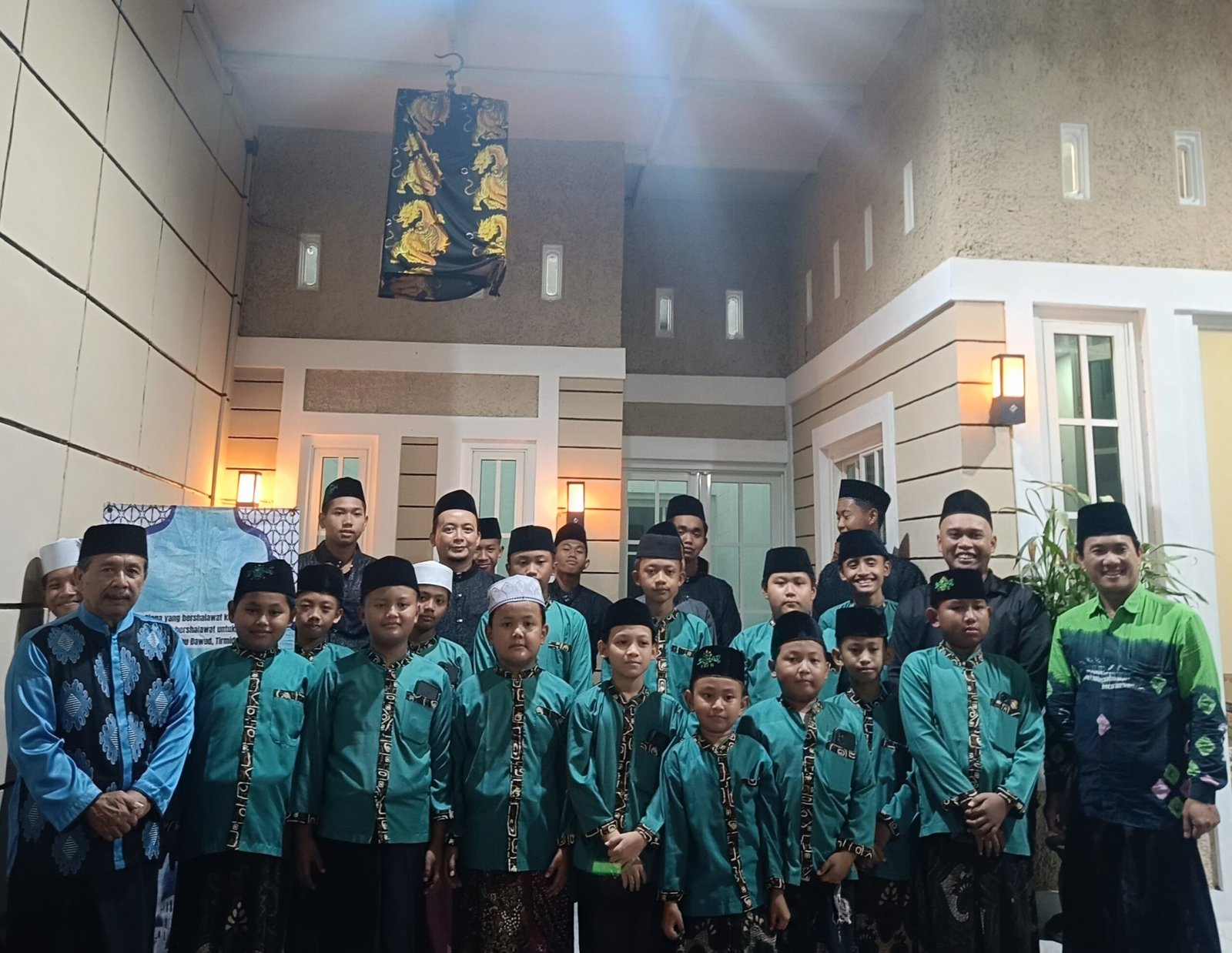 Rutinan Selawatan yang Ke-19, Direktur LBH Djawa Dwipa dan LKH Barracuda Jelaskan Investasi Terbaik untuk Generasi Penerus