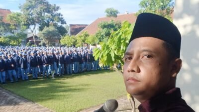 Peringati Hari Pers Nasional 2026, Ketua PWMR Jadi Pembina Upacara di SMKN 1 Kota Mojokerto