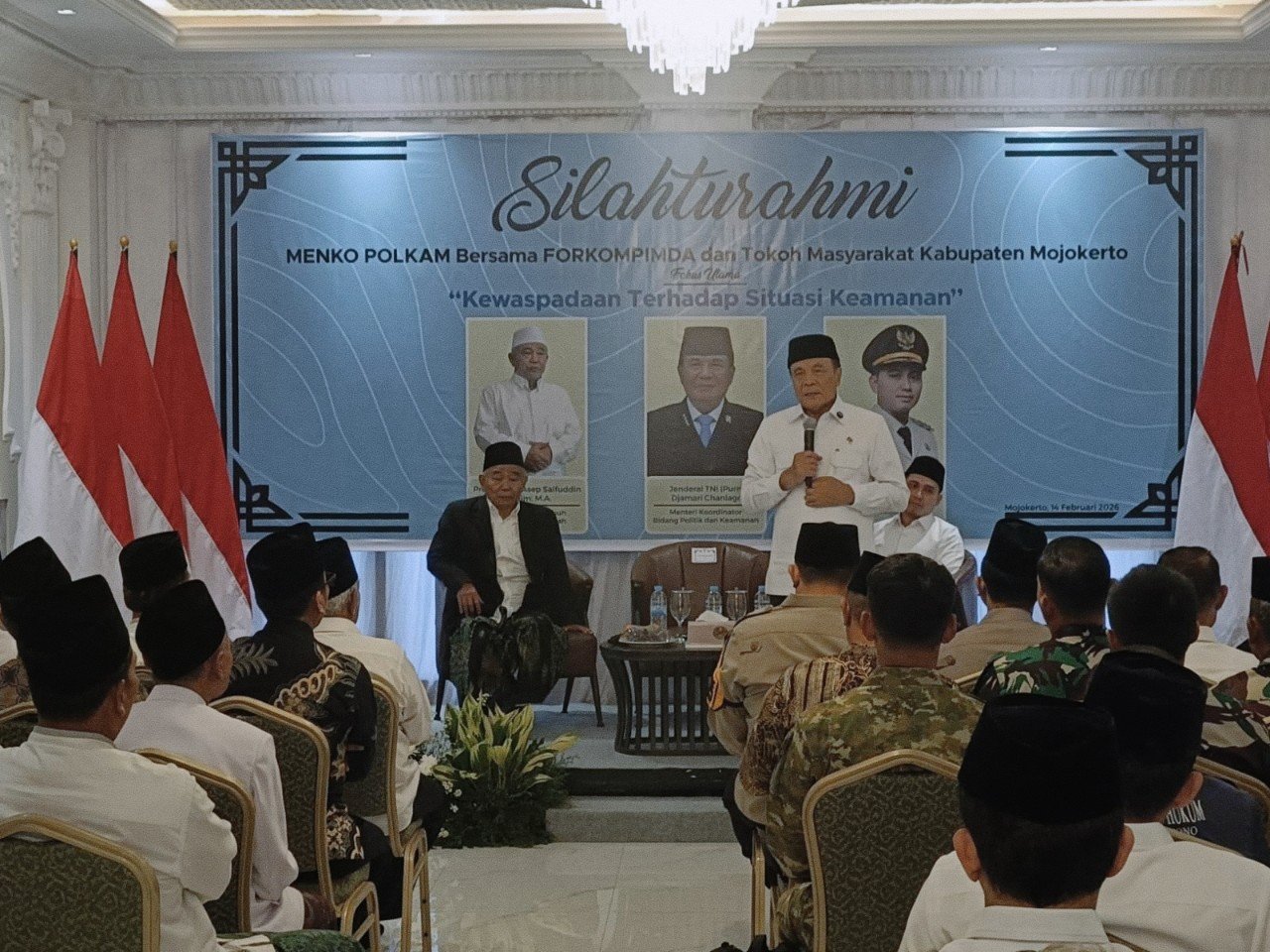 Menko Polkam RI Kunjungi Ponpes Amanatul Ummah, Berikan Arahan Waspada Situasi Keamanan