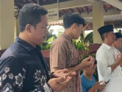 Istiqomah 28 Bulan, Hadi Purwanto dan Kiai Mathori Hasan Pimpin Khotmil Qur’an di Makam Banjarsari Dlanggu