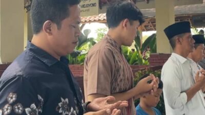 Istiqomah 28 Bulan, Hadi Purwanto dan Kiai Mathori Hasan Pimpin Khotmil Qur'an di Makam Banjarsari Dlanggu