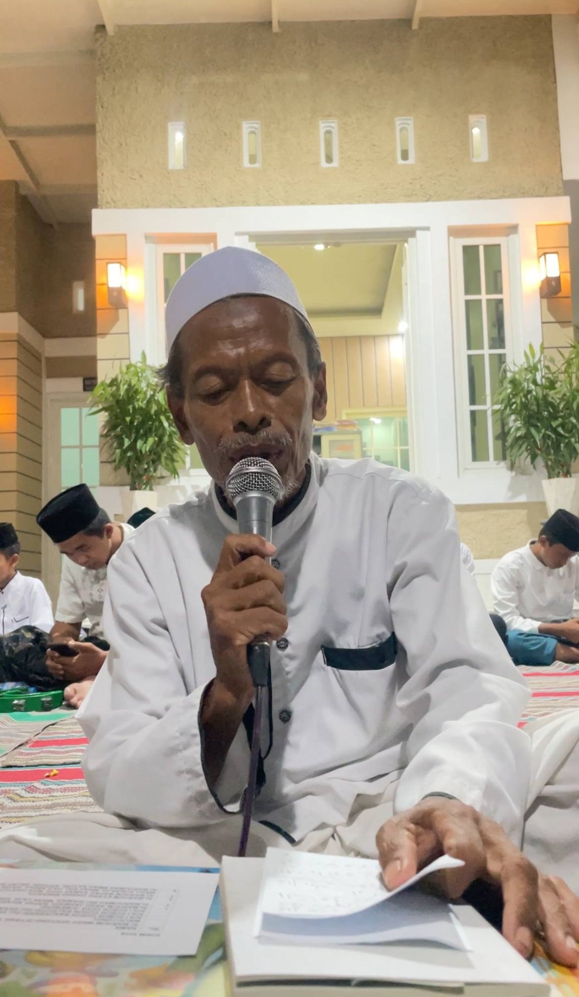 Advokat Hadi Purwanto Gelar Majelis Sholawat di Kantor LBH Djawa Dwipa, Dua Kiai Ini Bongkar Cara Memuliakan Anak Yatim
