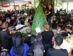 DITENGAH MODERNISASI, WARGA KEMASAN KOTA MOJOKERTO MASIH PERTAHANKAN TRADISI “NYADRAN”