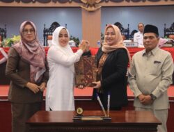 DPRD Kabupaten Mojokerto Setujui Raperda Pertanggungjawaban APBD 2023 dan RPJPD 2025-2045