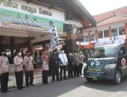 Bupati Ikfina Distribusikan 4.200 Paket Zakat Fitrah KORPRI