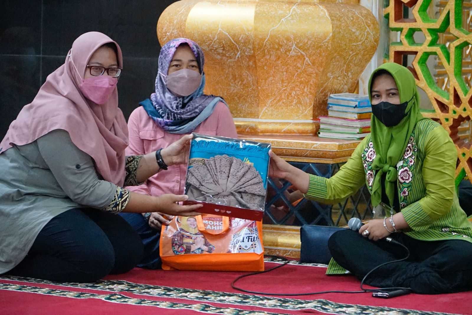 Ning Ita Safari Ramadhan di Masjid Al Mubarok