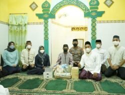 Ning Ita Berikan Hibah, Santunan dan Bingkisan Lebaran di Musala Darun Najah