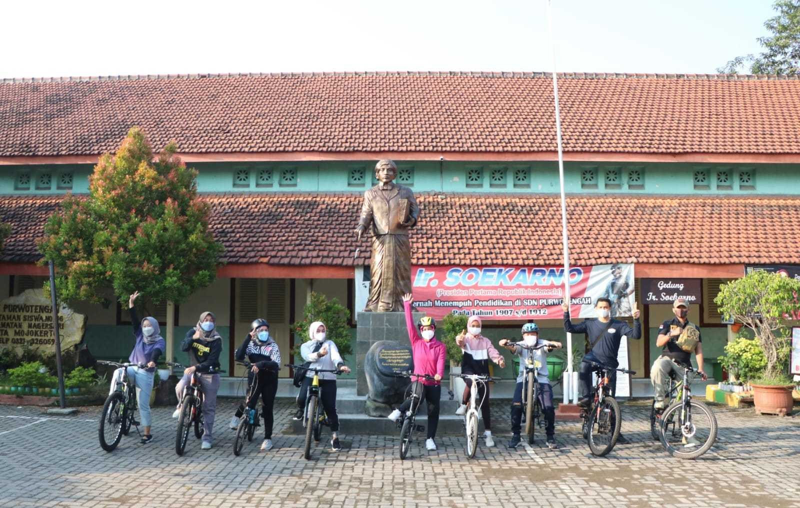 Gowes dan Senam Jadi Rutinitas Ning Ita di Bulan Puasa