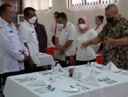 Ning Ita Tinjau UKK SMKN 2 Kota Mojokerto