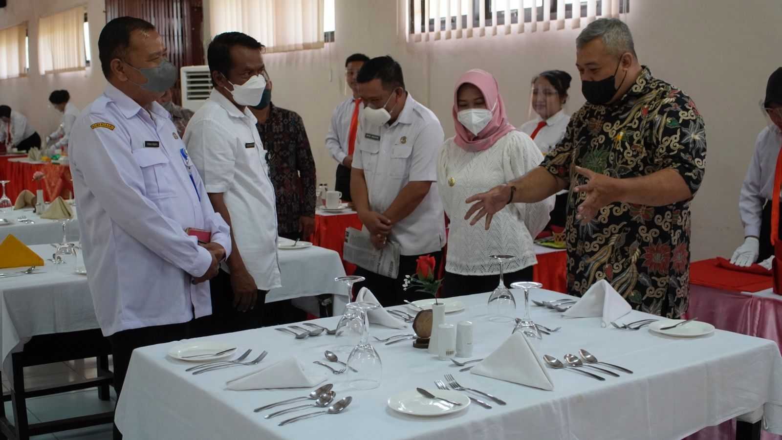 Ning Ita Tinjau UKK SMKN 2 Kota Mojokerto