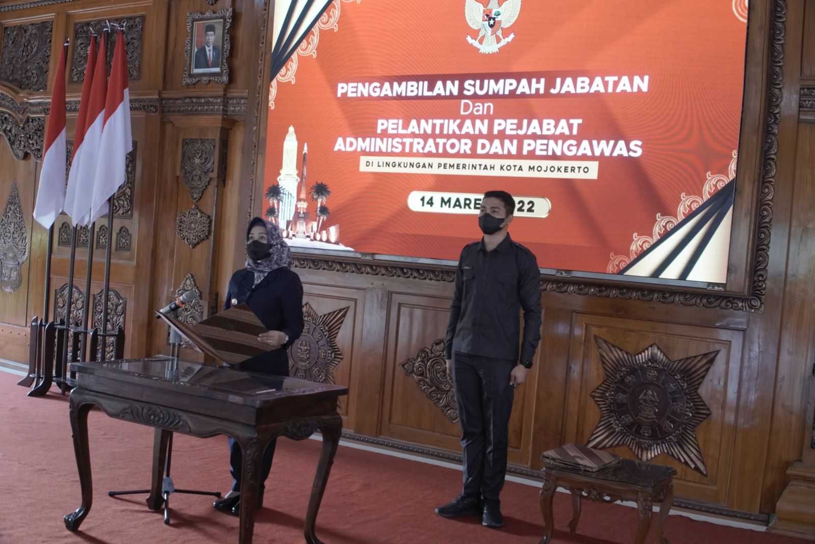 Ning Ita Lantik 13 Pejabat Struktural Baru