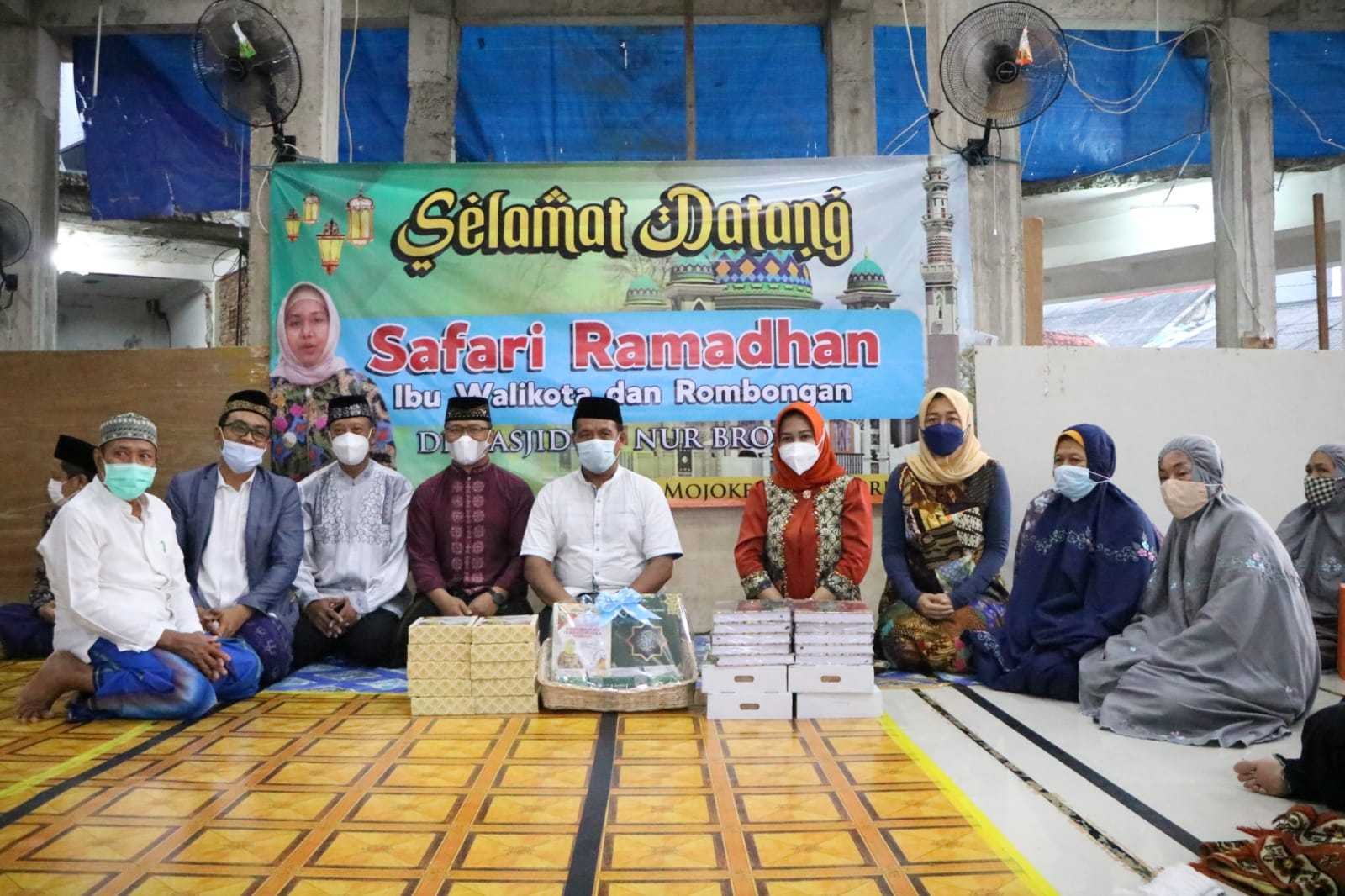 Ning Ita Safari Ramadhan di Masjid An Nur Bromo
