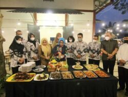 Ning Ita Resmikan Cafe Teras Workshop