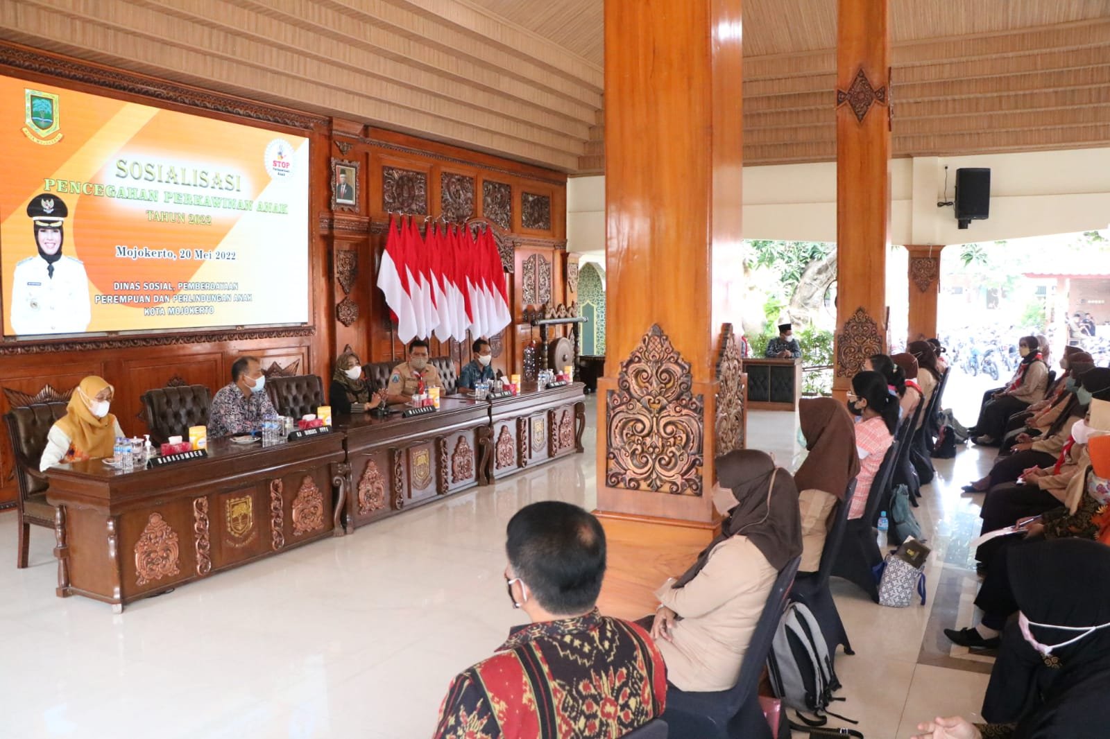 Ning Ita Cegah Perkawinan Usia Dini dan Kenalan Remaja