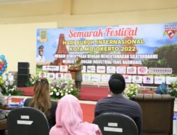 Festival Hari Buruh, Ning Ita Berikan Penghargaan dan Santunan Manfaat BPJS Ketenagakerjaan