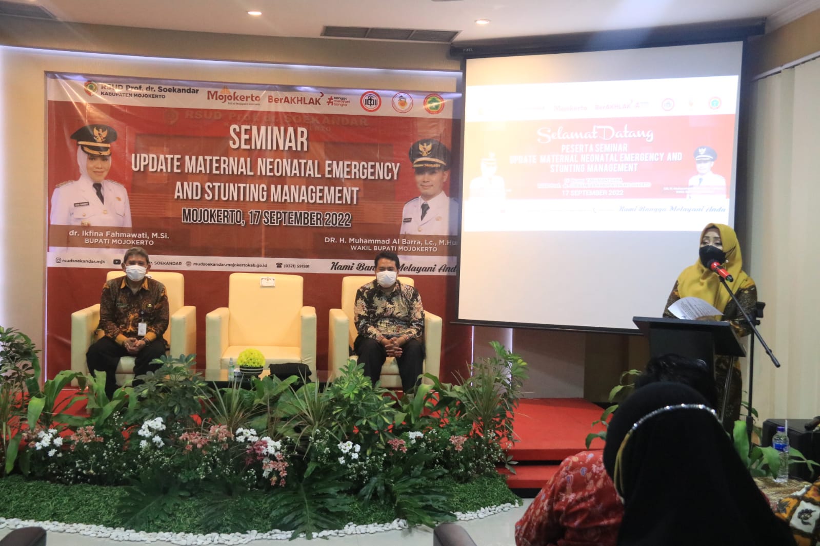 Buka Seminar di RSUD Prof. Dr. Soekandar, Bupati Mojokerto Tekankan Atasi Masalah AKI, AKB dan Stunding