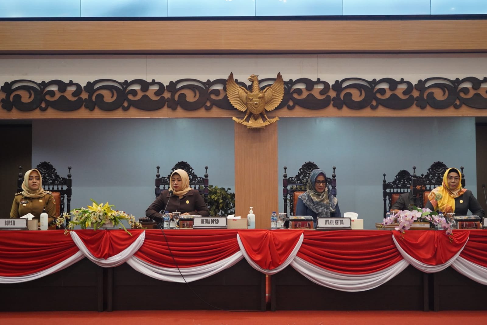 DPRD Kabupaten Mojokerto Gelar Rapat Paripurna Penyampaian Nota Penjelasan LKPJ Bupati Ikfina