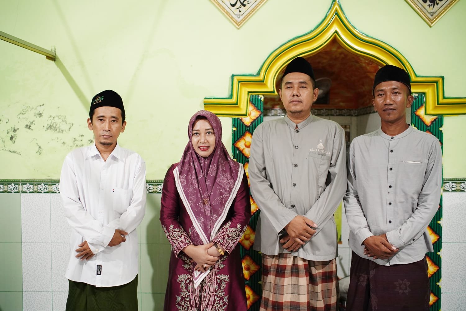 Safari Subuh, Wali Kota Mojokerto Bagi Parcel Lebaran Untuk Guru TPQ