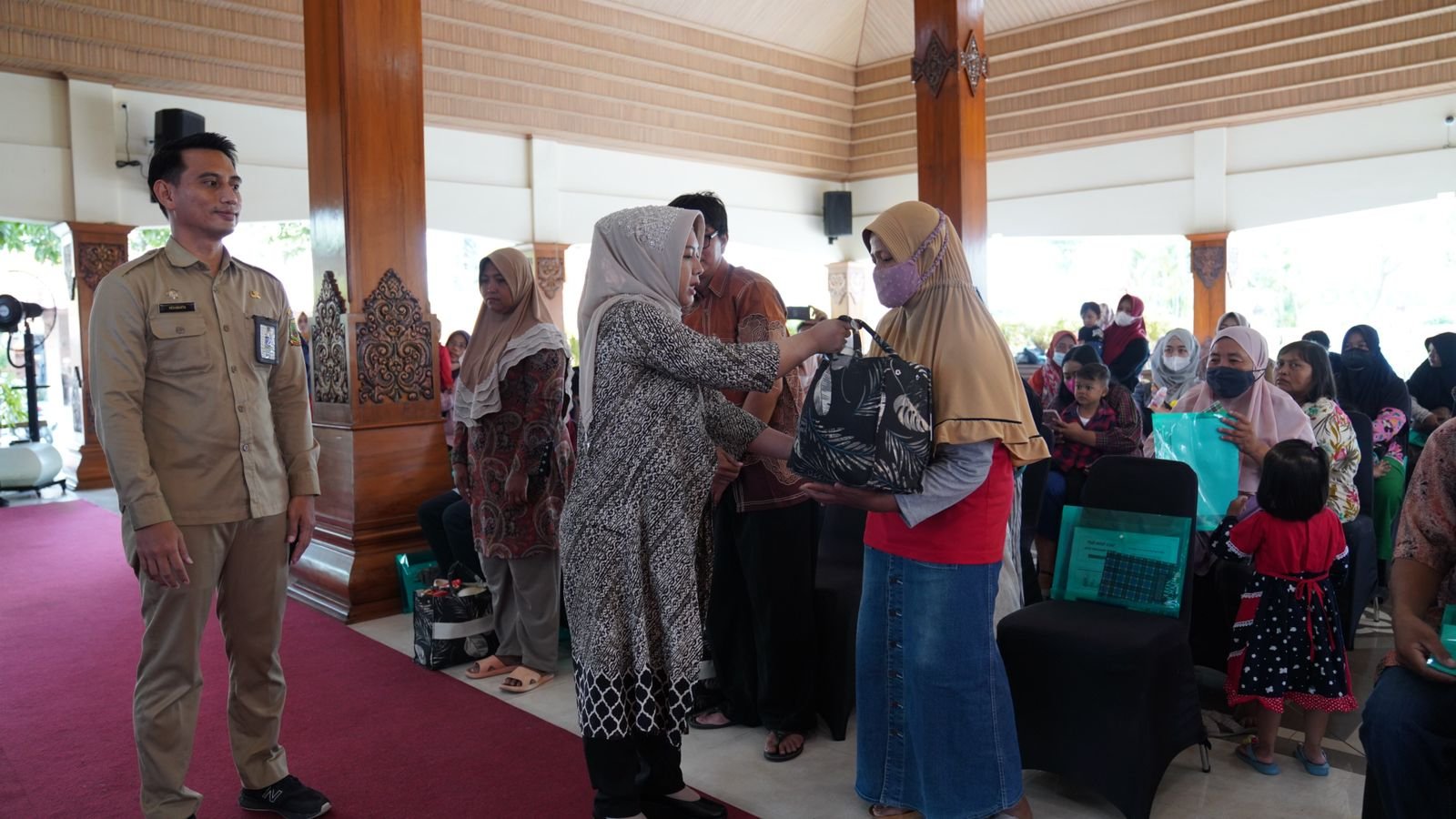 Pemkot Mojokerto Beri Edukasi Dan Bantuan Pangan Bagi Orangtua Balita Stunting