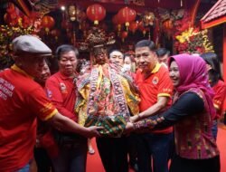 Sejarah ! Kirab Dan Ritual Budaya HUT 2 Abad Hok Sian Kiong Mojokerto Diikuti Peserta Dari Berbagai Daerah Se-Indonesia