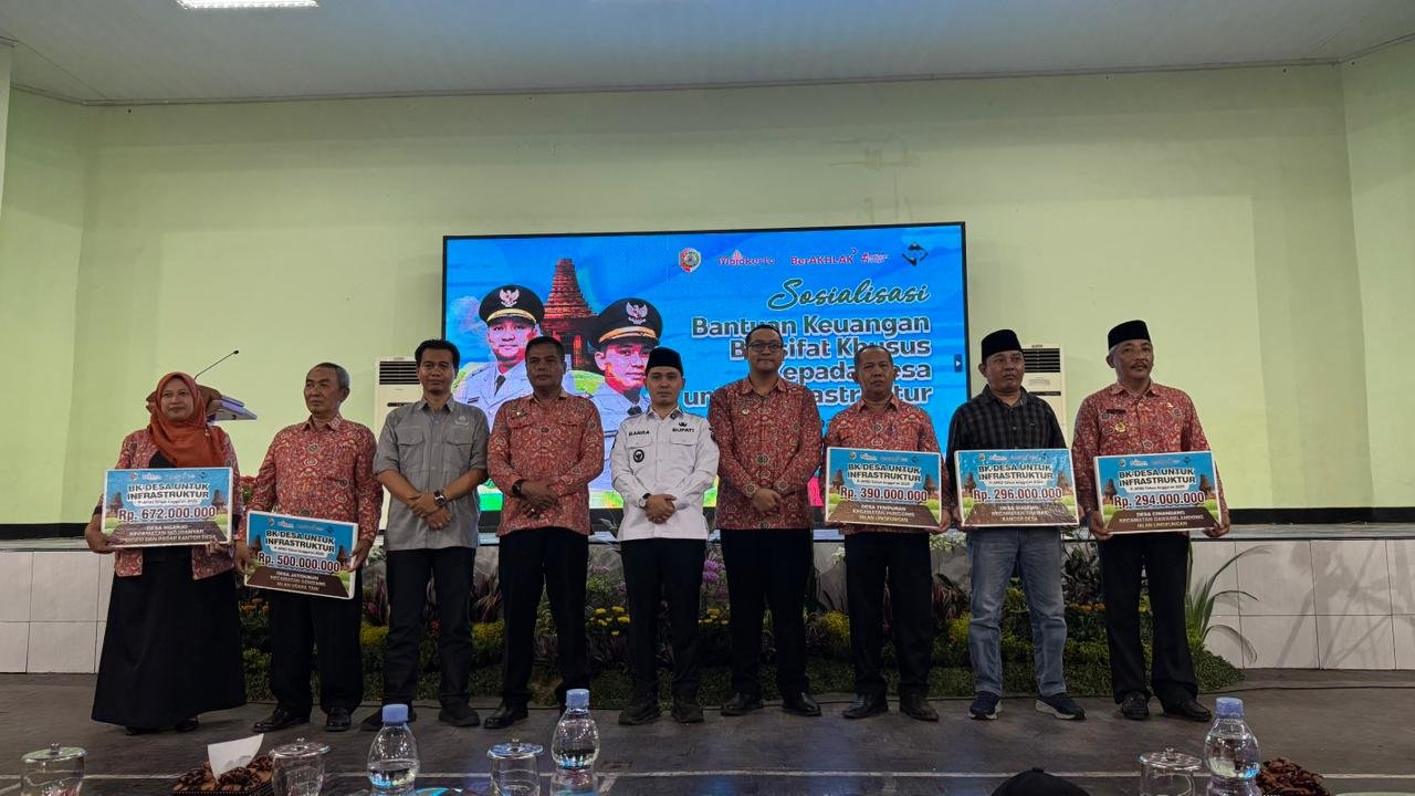 Bupati Mojokerto Tekankan Integritas dan Akuntabilitas dalam Pengelolaan BK Desa P-APBD 2025