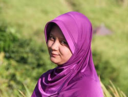 5 Bahan Jilbab yang Mudah Dibentuk
