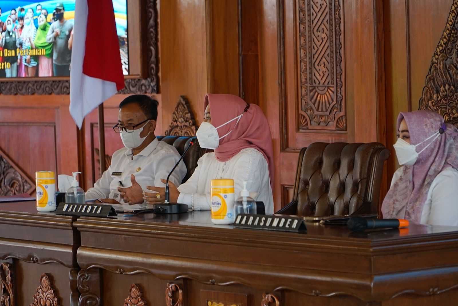 Ning Ita Evaluasi Program Inkubasi Wirausaha