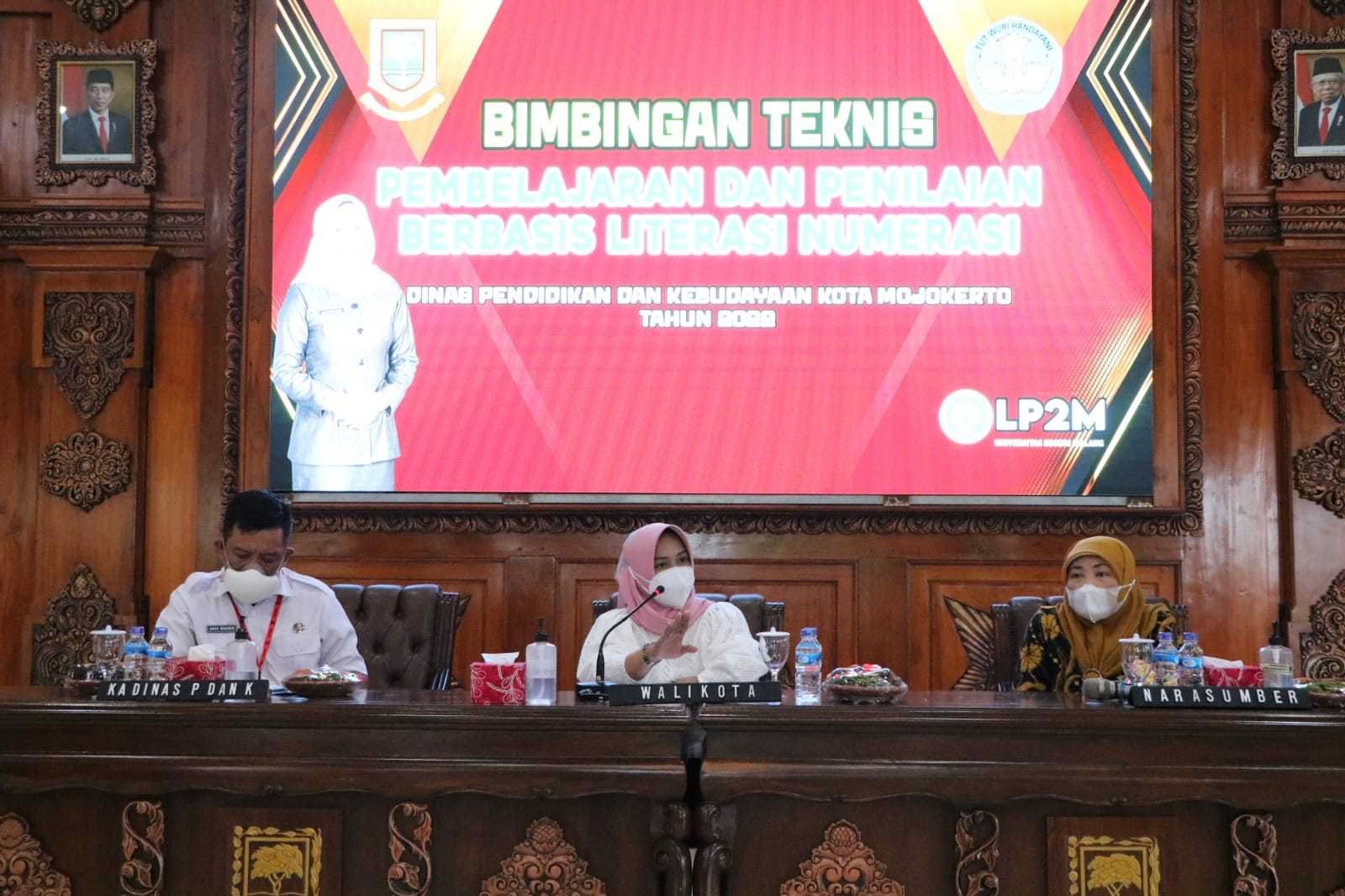 Wali Kota Mojokerto Cetak Generasi Pancasilais