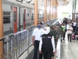 Ning Ita Tinjau Pospam dan Posyankes