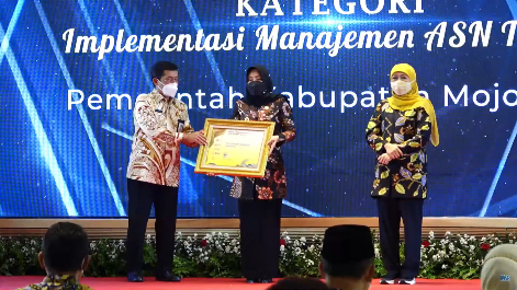 BKN Award 2022, Bupati Mojokerto Raih Penghargaan Implementasi Manajemen ASN Terbaik