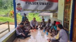 Kapolsek Uwapa Laksanakan Program Jumat Curhat Bersama Warga Urumusu