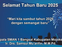 Kepala SMAN 1 Bangsal Kabupaten Mojokerto Mengucapkan Selamat Tahun Baru 2025
