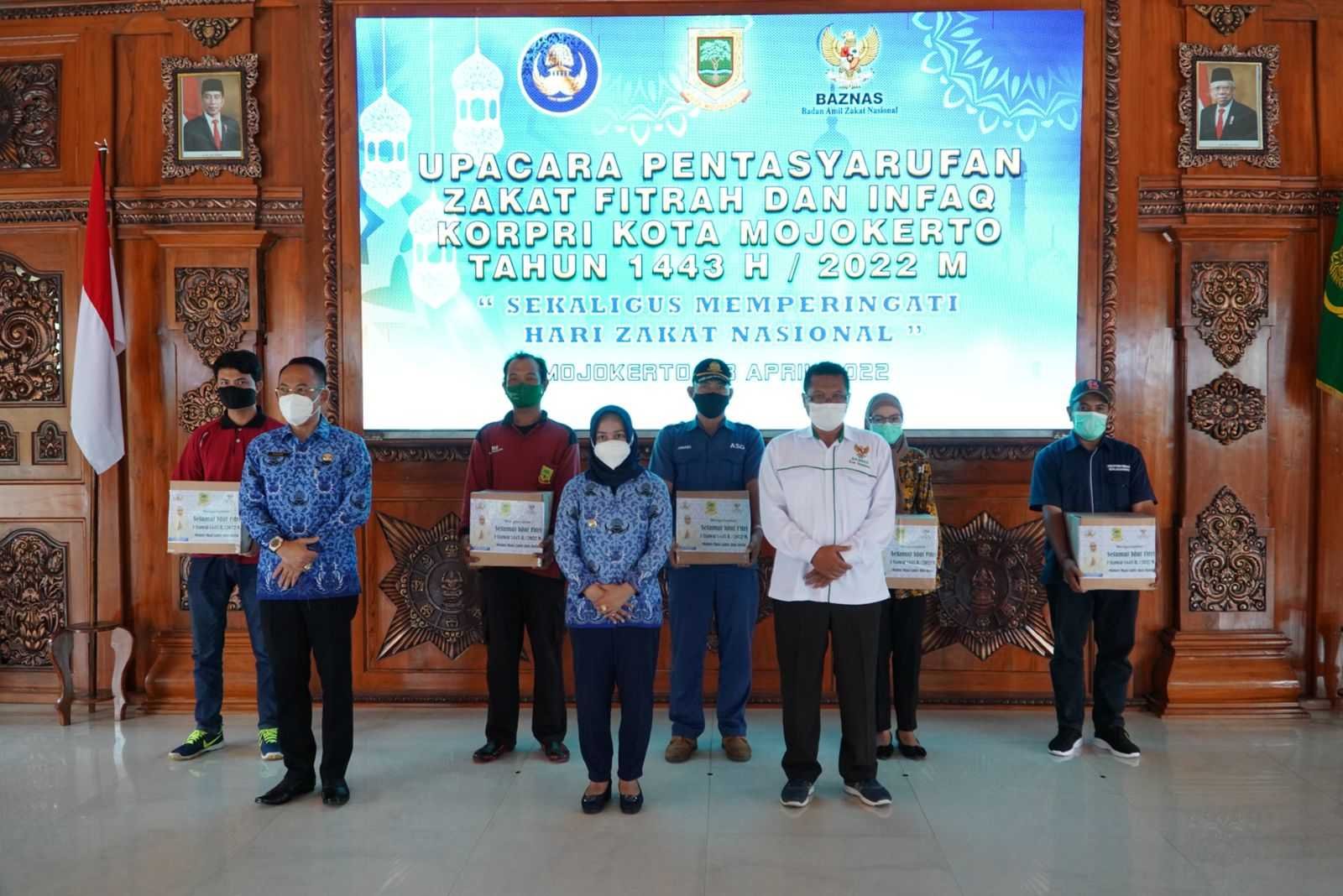 Ning Ita Ajak Warganya Bayar Zakat