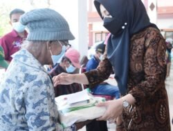 3.000 Warga Kabupaten Mojokerto Terdampak PPKM Terima Bansos Beras