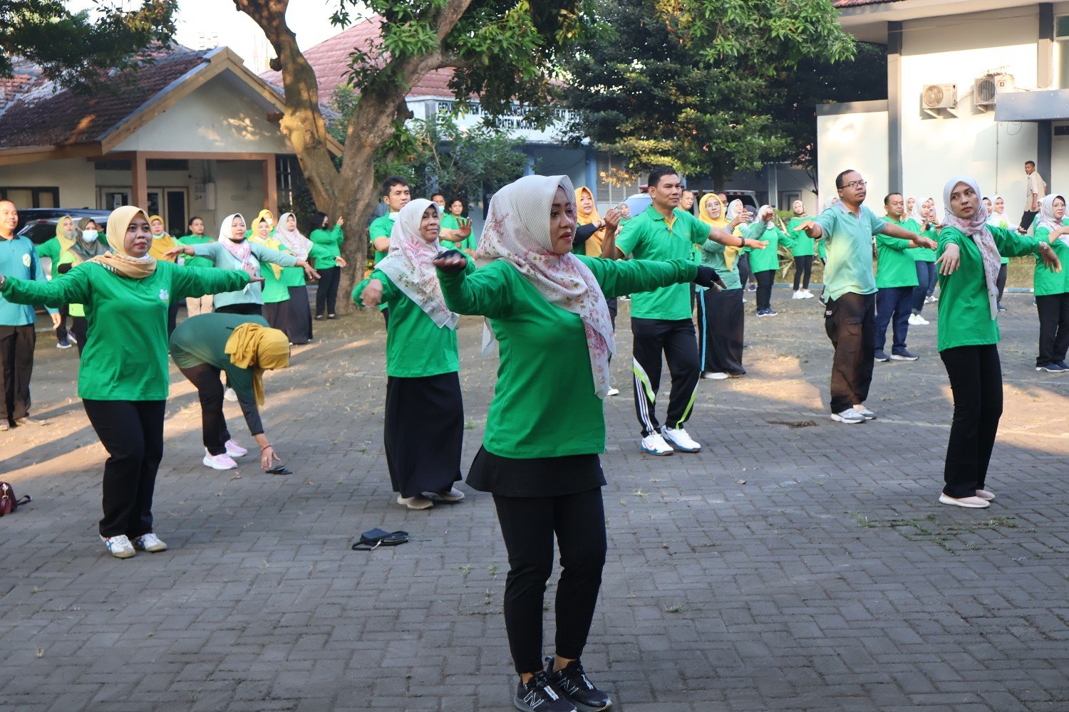 Bupati Ikfina Jumat Bugar di Dinas Kesehatan Kabupaten Mojokerto