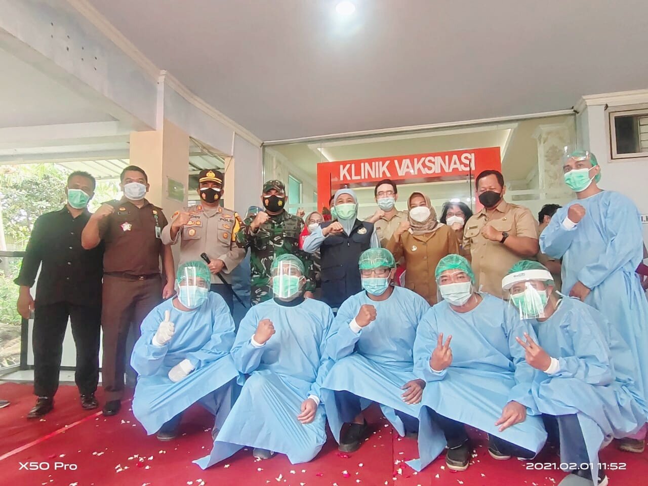 Khofifah & Ning Ita Resmikan Klinik Vaksinasi RSUD dr Wahidin Sudiro Husodo