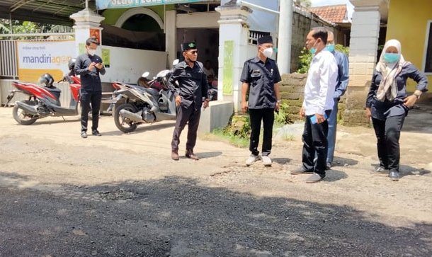 DPRD Banyuwangi Sidak Jalan Rusak Akibat Galian C