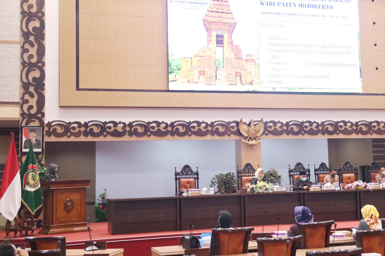 Rapat Paripurna, Bupati Ikfina Sampaikan Penjelasan Raperda Pertanggungjawaban APBD 2021