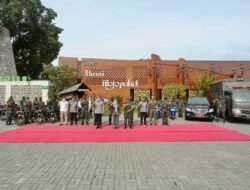 Ning Ita Hibahkan 20 Kendaraan Operasional Kepada Kodim 0815/Mojokerto