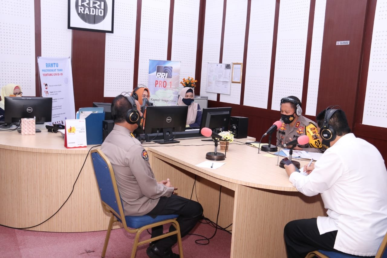 Talk show Kapolda Sumsel di RRI Palembang bertema Pilkada aman damai dan sehat